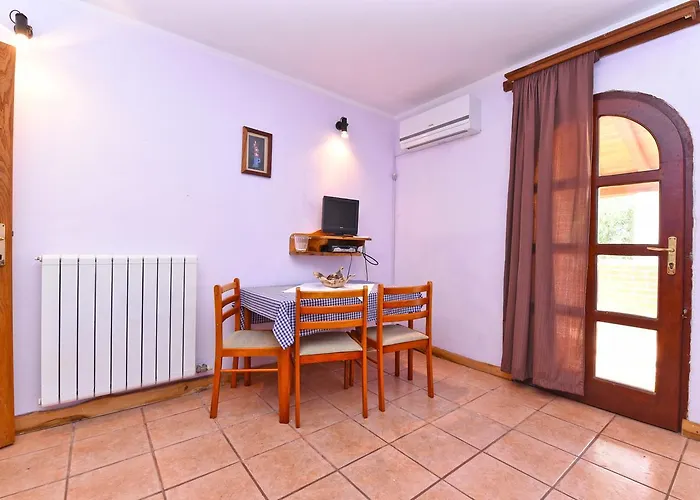 Kamelija Apartments 316 Apartment Fažana